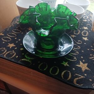 Green Glass Ruffled Vase with Saucer Vtg Fenton Art Glass